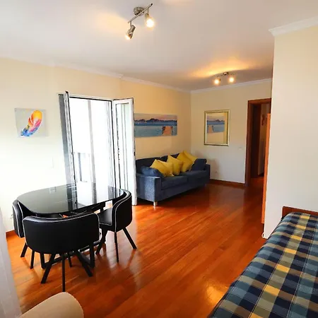 Apartment Mit Pool